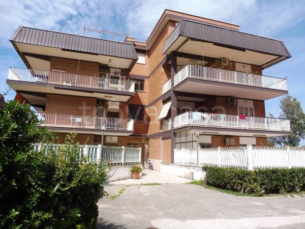 appartamento in vendita a Pomezia in zona Torvaianica