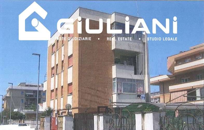 appartamento in vendita a Pomezia in zona Torvaianica