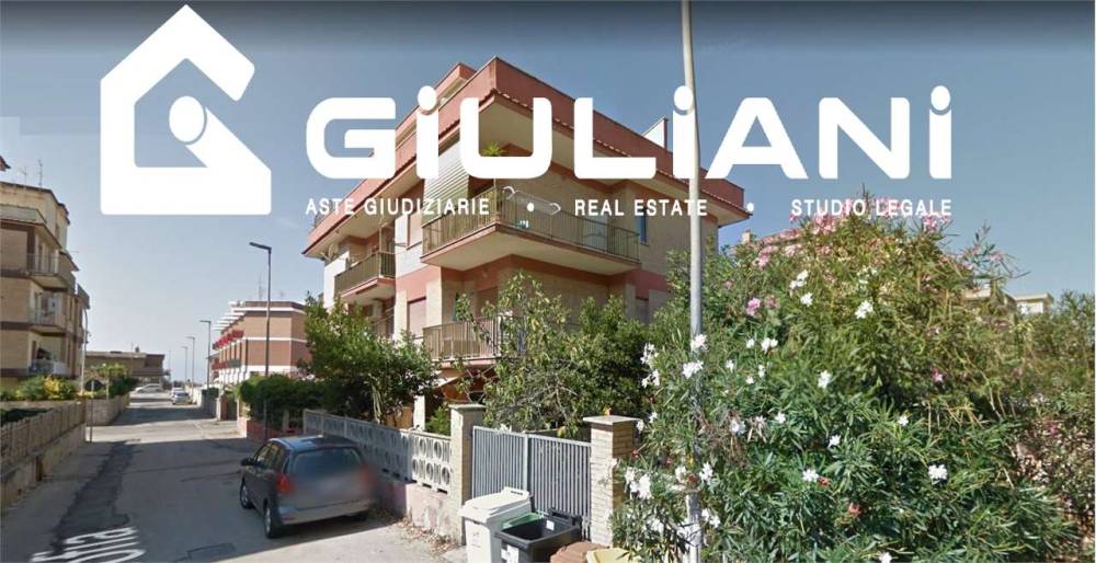 appartamento in vendita a Pomezia in zona Torvaianica