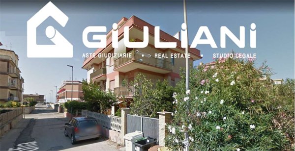 appartamento in vendita a Pomezia in zona Torvaianica