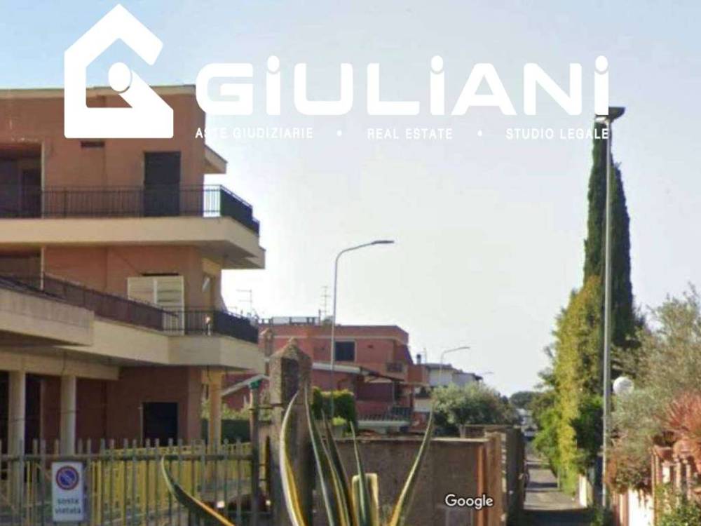 intera palazzina in vendita a Pomezia in zona Torvaianica