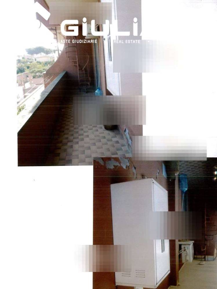 casa indipendente in vendita a Pomezia in zona Torvaianica