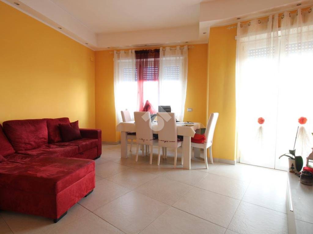 appartamento in vendita a Pomezia in zona Torvaianica