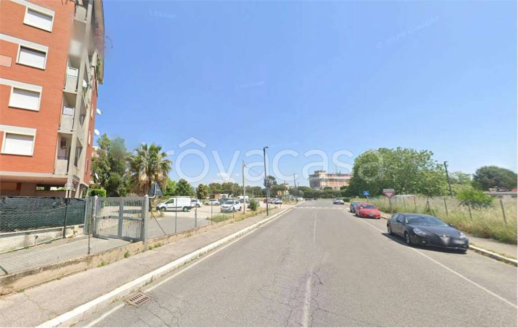 appartamento in vendita a Pomezia in zona Santa Palomba