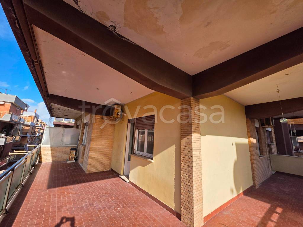 appartamento in vendita a Pomezia in zona Torvaianica