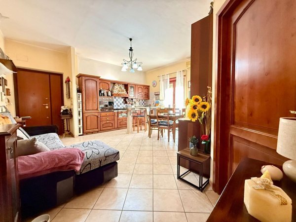 appartamento in vendita a Pomezia in zona Torvaianica