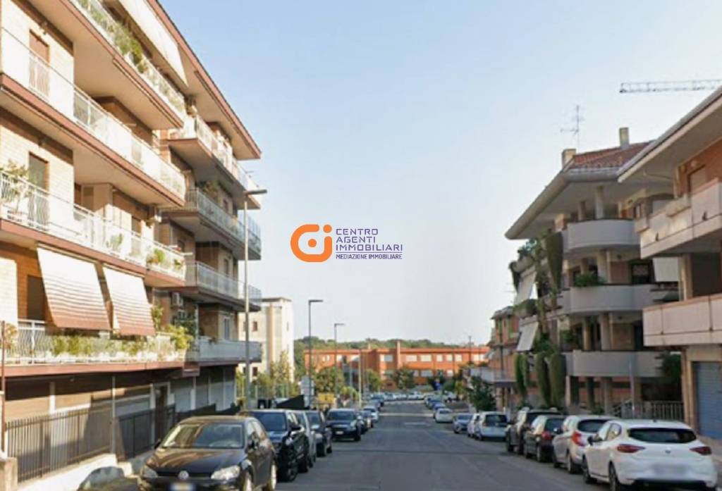appartamento in vendita a Pomezia in zona Torvaianica