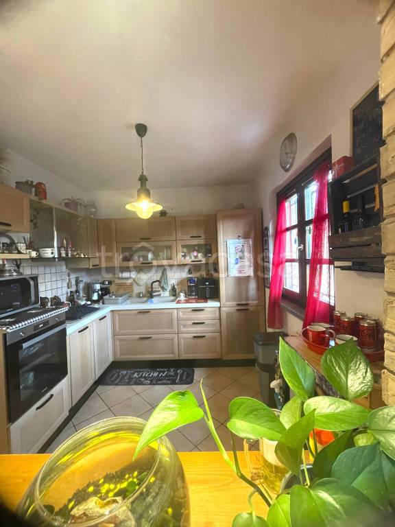 casa indipendente in vendita a Pomezia in zona Torvaianica