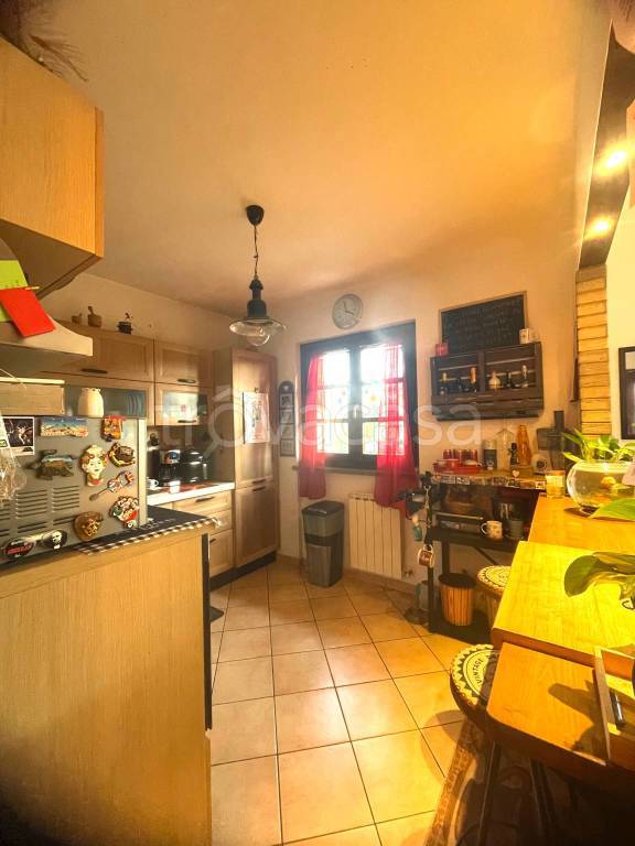 casa indipendente in vendita a Pomezia in zona Torvaianica