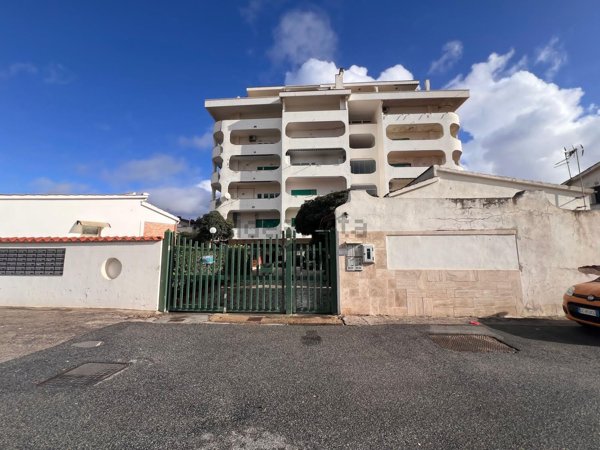 appartamento in vendita a Pomezia in zona Torvaianica