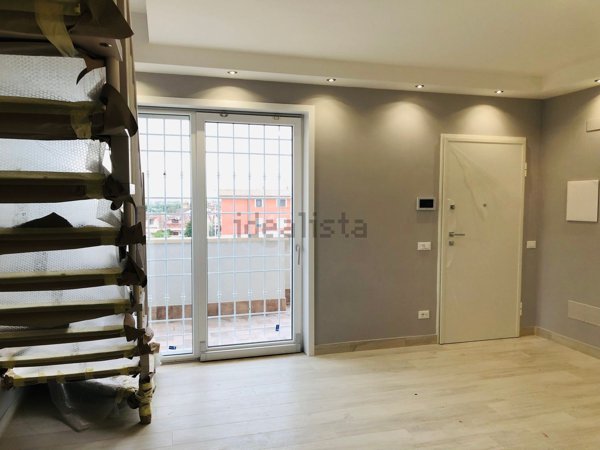 appartamento in vendita a Pomezia in zona Torvaianica Alta