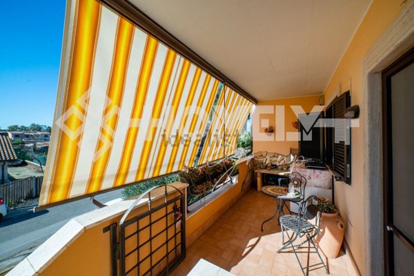 appartamento in vendita a Pomezia in zona Torvaianica