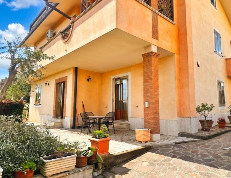 appartamento in vendita a Pomezia