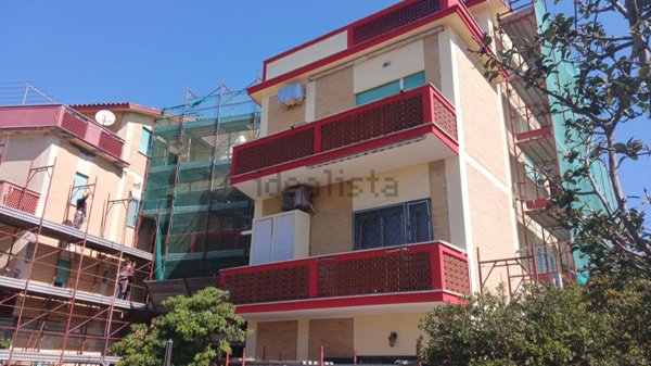 appartamento in vendita a Pomezia in zona Campo Ascolano