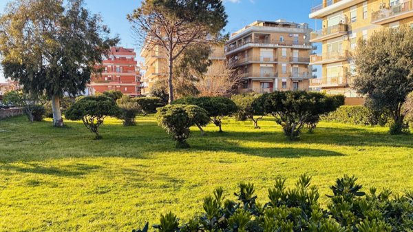 appartamento in vendita a Pomezia in zona Torvaianica