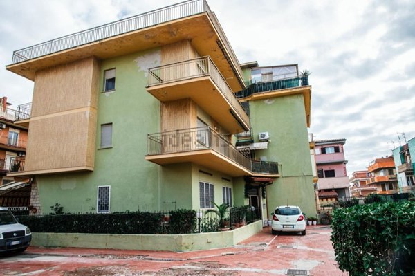 appartamento in vendita a Pomezia in zona Torvaianica