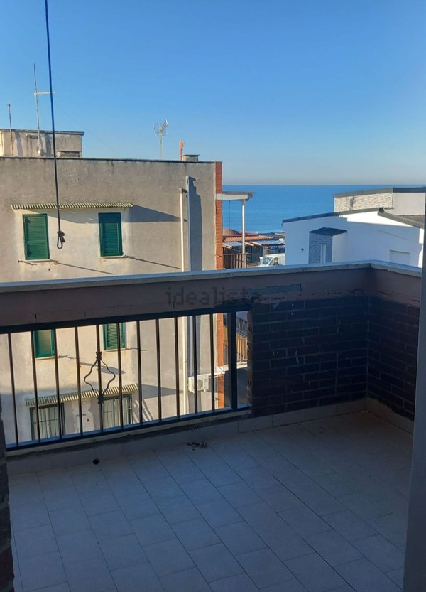 appartamento in vendita a Pomezia in zona Torvaianica