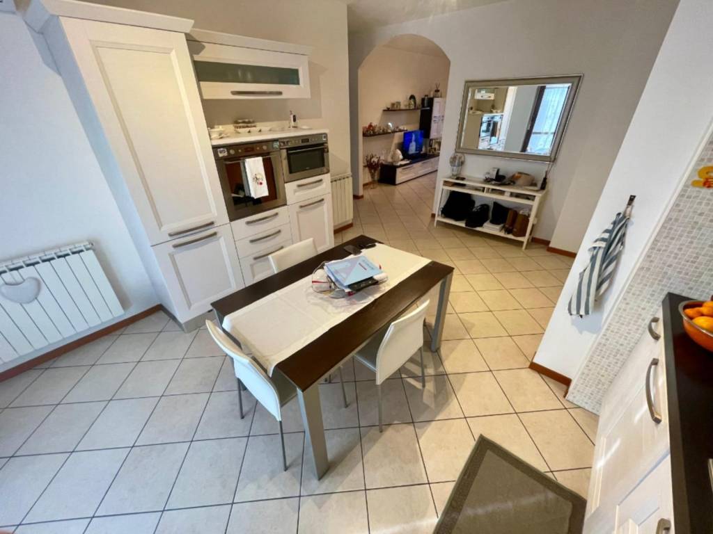 appartamento in vendita a Pomezia