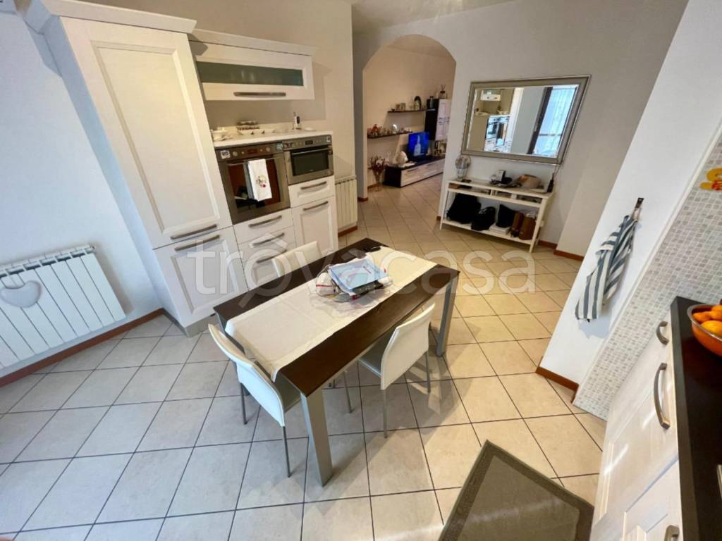 appartamento in vendita a Pomezia