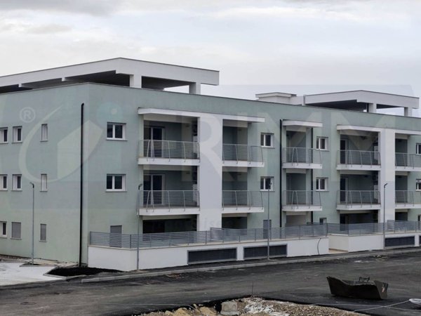 appartamento in vendita a Pomezia in zona Pratica di Mare