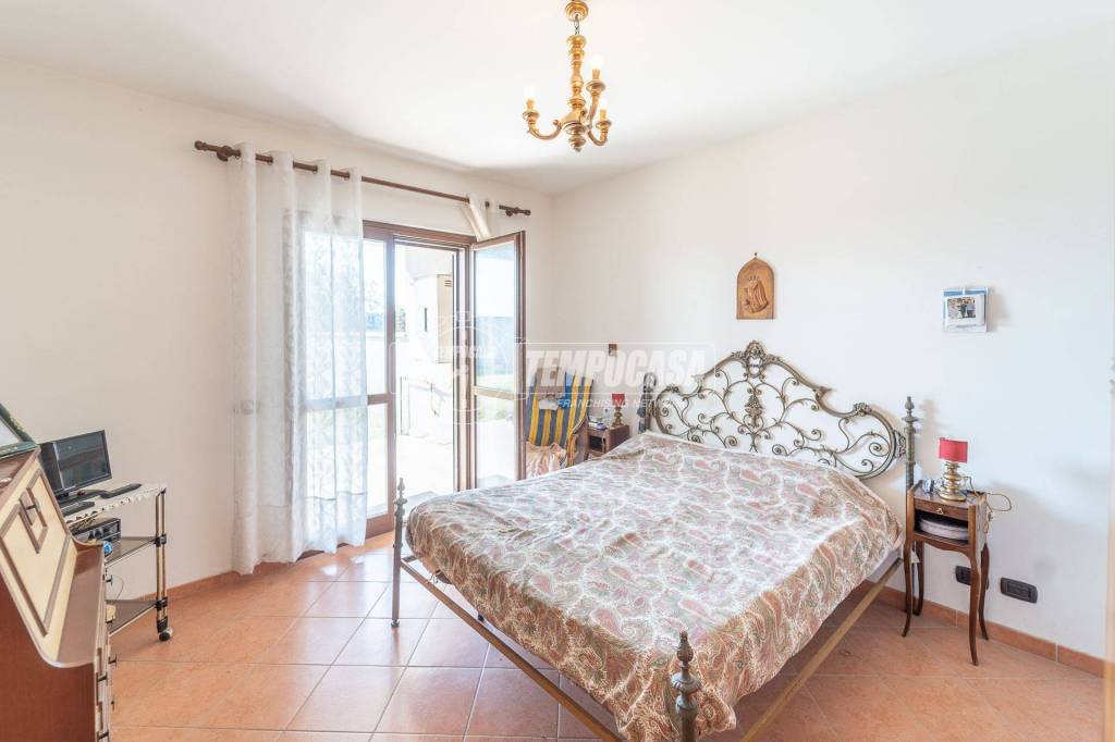 appartamento in vendita a Pomezia in zona Torvaianica