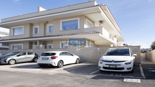 appartamento in vendita a Pomezia in zona Campo Ascolano