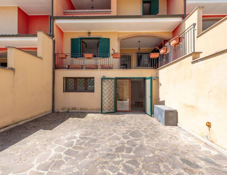 casa indipendente in vendita a Pomezia in zona Campo Jemini