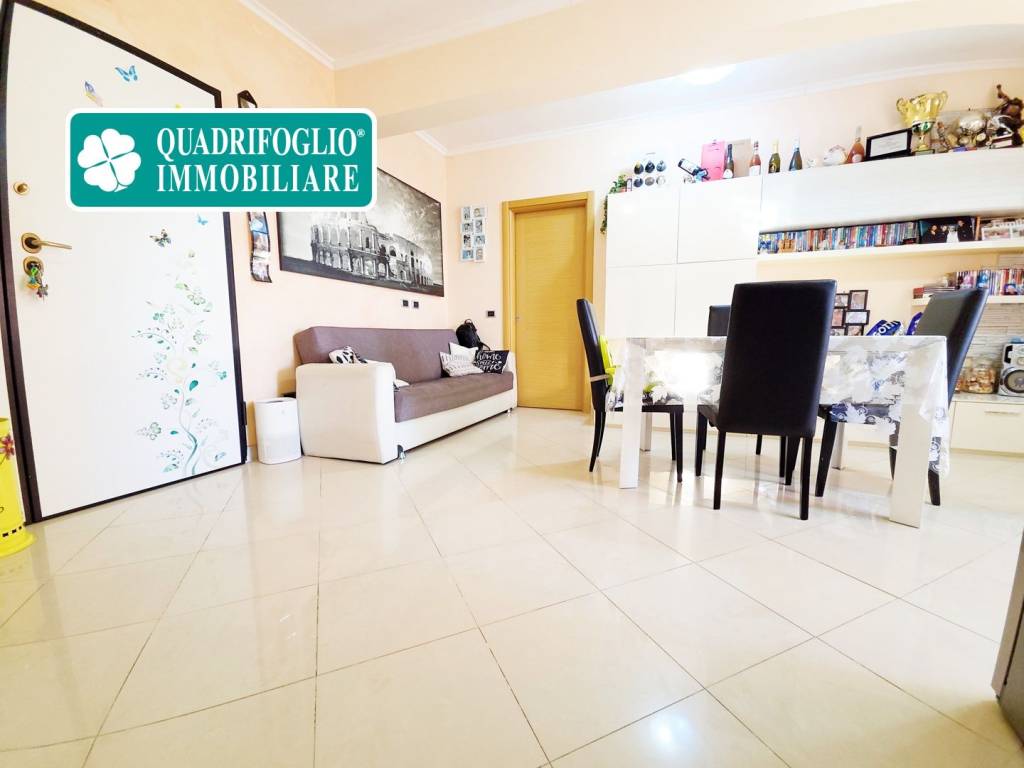 appartamento in vendita a Pomezia in zona Torvaianica