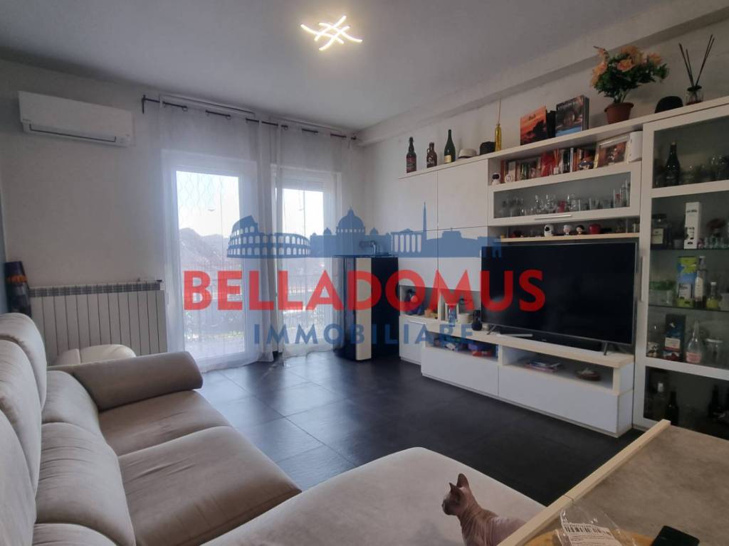 appartamento in vendita a Pomezia in zona Santa Palomba