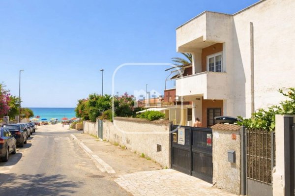 appartamento in vendita a Pomezia in zona Torvaianica