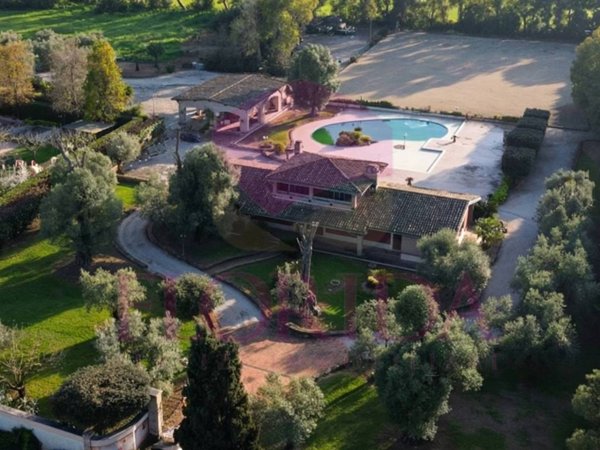 casa indipendente in vendita a Pomezia in zona Campo Jemini