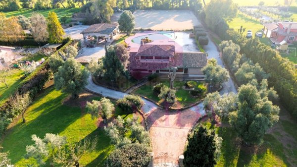 casa indipendente in vendita a Pomezia