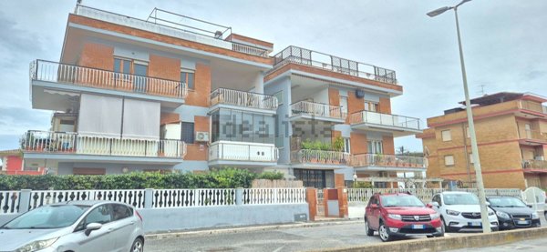 appartamento in vendita a Pomezia in zona Torvaianica