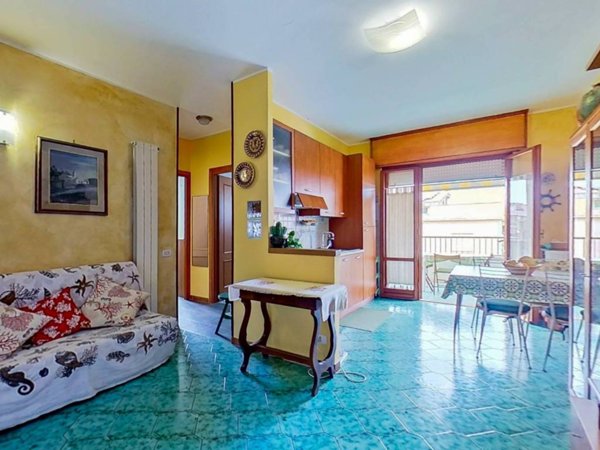 appartamento in vendita a Pomezia in zona Torvaianica