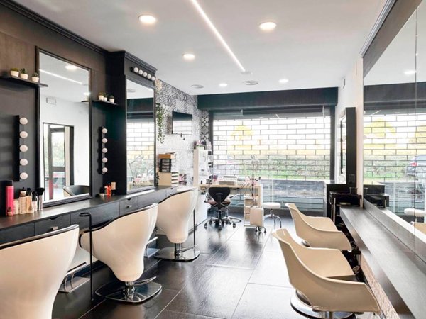 negozio in vendita a Pomezia