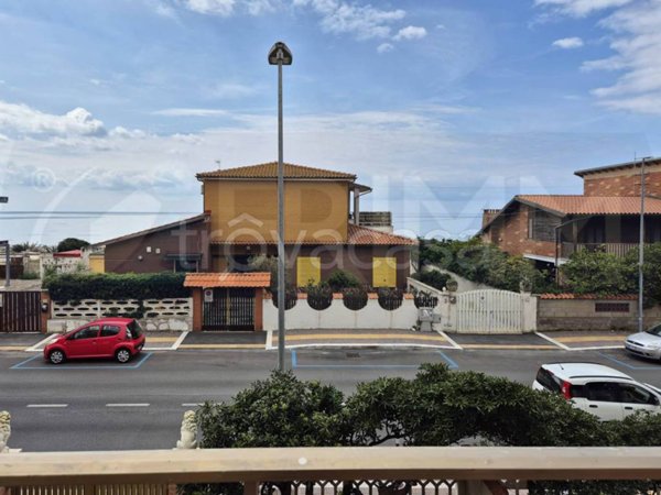 appartamento in vendita a Pomezia in zona Torvaianica