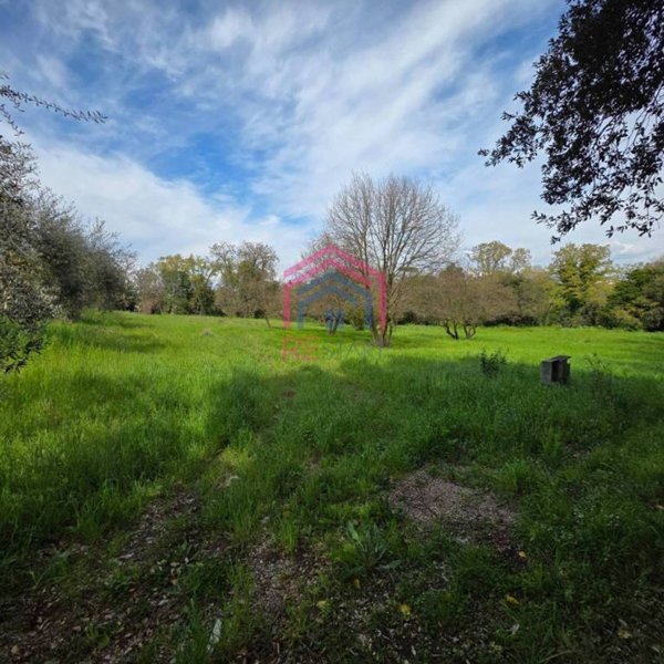 terreno edificabile in vendita a Pomezia