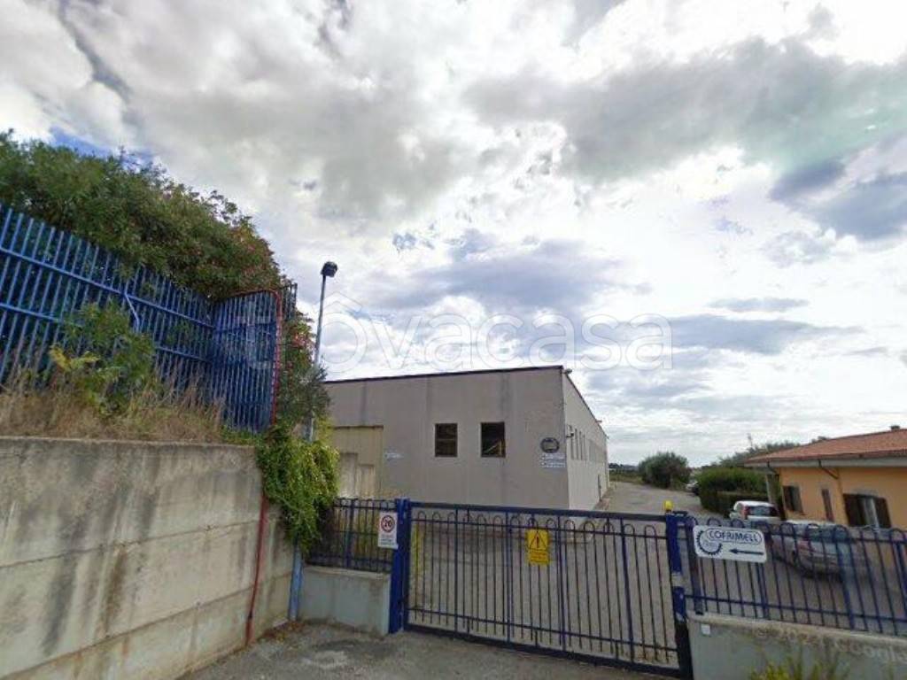 capannone in vendita a Pomezia