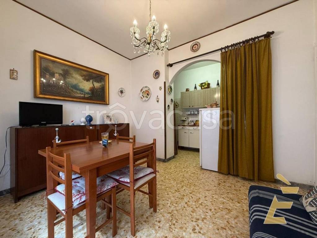 appartamento in vendita a Pomezia in zona Torvaianica