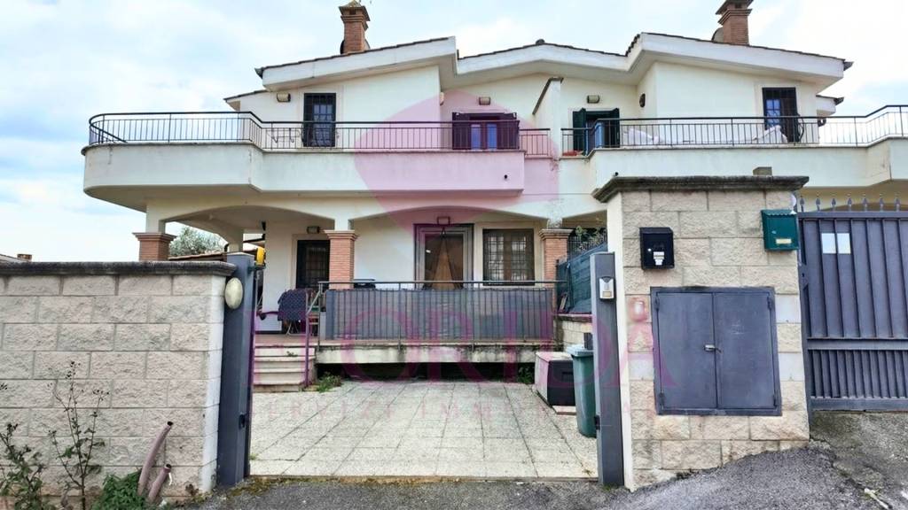 casa indipendente in vendita a Pomezia in zona Campo Jemini