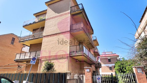 appartamento in vendita a Pomezia in zona Torvaianica