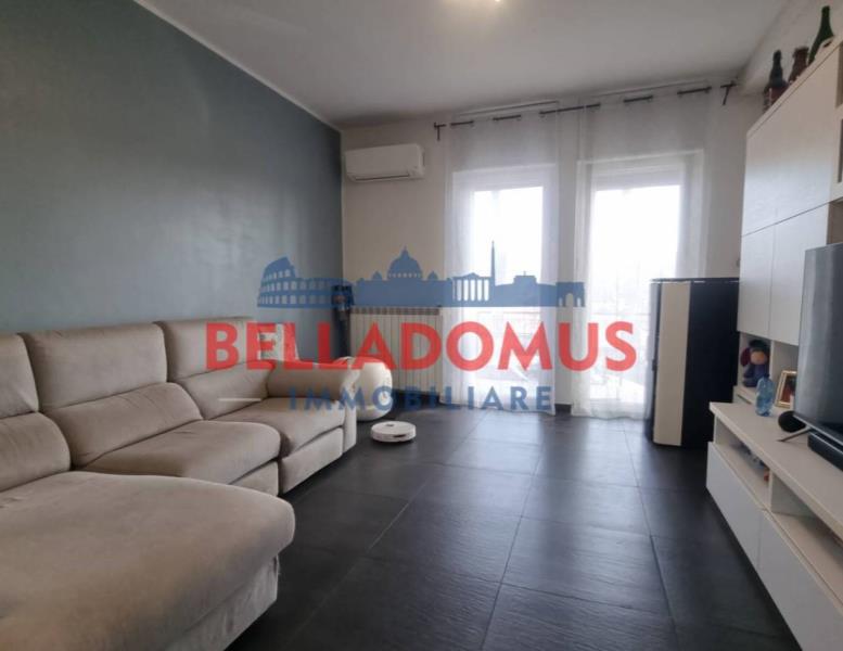 appartamento in vendita a Pomezia in zona Torvaianica