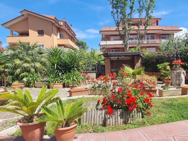 appartamento in vendita a Pomezia