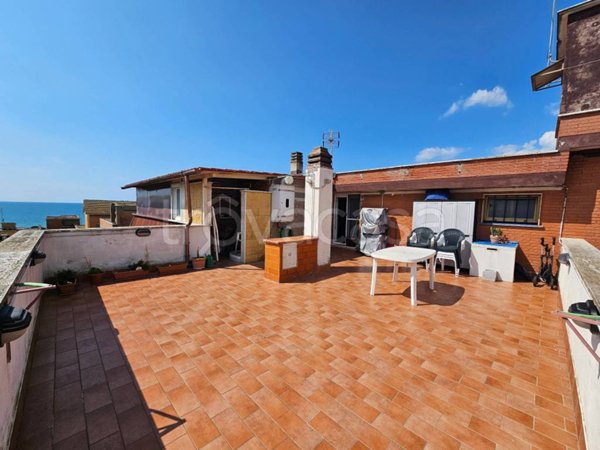 appartamento in vendita a Pomezia in zona Torvaianica