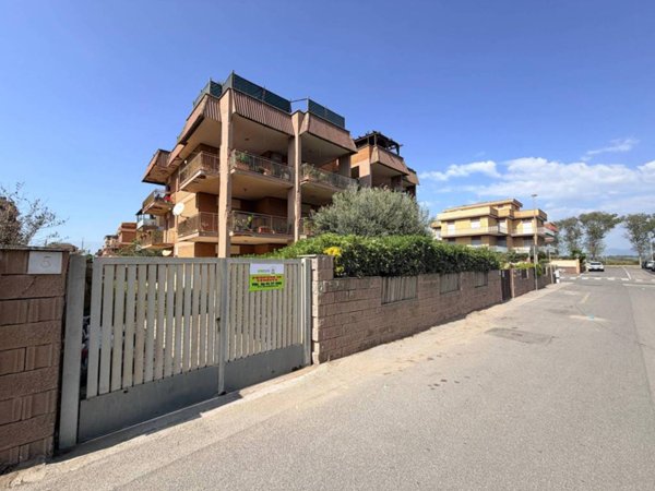 appartamento in vendita a Pomezia in zona Torvaianica