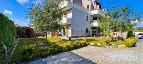 appartamento in vendita a Pomezia in zona Santa Procula