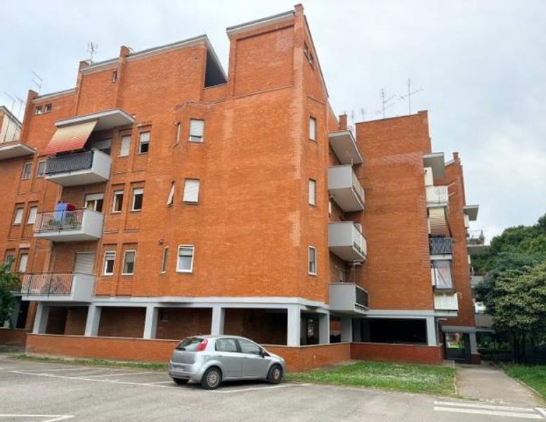 appartamento in vendita a Pomezia in zona Campo Bello
