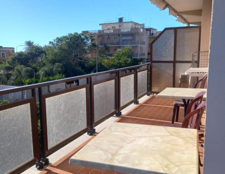 appartamento in vendita a Pomezia in zona Torvaianica