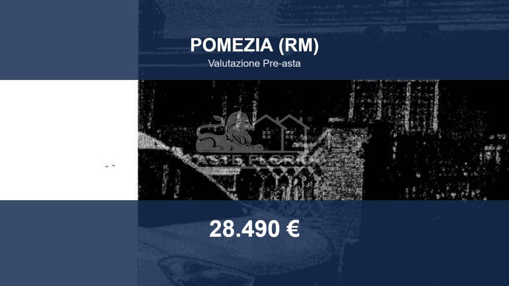 negozio in vendita a Pomezia in zona Torvaianica
