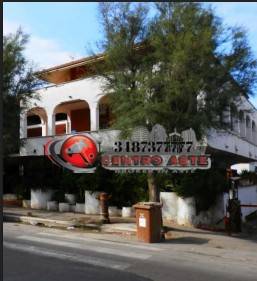 appartamento in vendita a Pomezia in zona Torvaianica